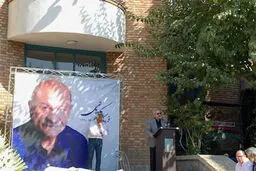 مراسم تشییع پیکر فردوس کاویانی با حضور هنرمندان

