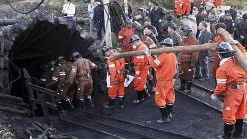 ۲ کشته و بیش از ۵۰ مفقود‌الاثر در حادثه فروریختن معدنی در چین