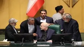 قالیباف همچنان بر کرسی ریاست مجلس
