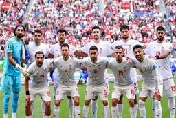 چرا بازیکنان ایران مچ بند مشکی دارند؟ + حواشی بازی ایران مقابل مصر از بنر عجیب بیرانوند تا رفتار محمد صلاح و طارمی هنگام ورود به زمین