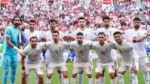چرا بازیکنان ایران مچ بند مشکی دارند؟ + حواشی بازی ایران مقابل مصر از بنر عجیب بیرانوند تا رفتار محمد صلاح و طارمی هنگام ورود به زمین