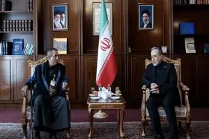 وعده عراقچی به نماینده یمن: جمهوری اسلامی جهت رفع محاصره و اجرای کامل نقشه راه صلح یمن آمادگی دارد