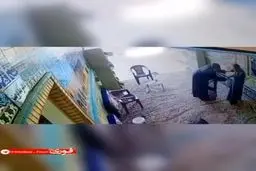 اولین ویدئو از سوقصد به یک روحانی در حرم امامزاده یحیی تهران + فیلم