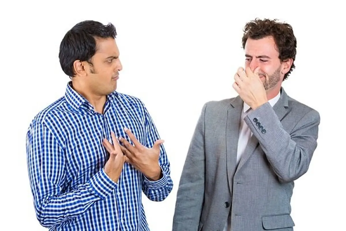 خوراکی‌هایی که عرق شما را بدبو می‌کنند!
