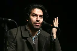 هزینه‌های یک سال تحصیلی دختران دانش‌آموز شیرازی را قبول می‌کنم