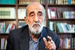 شریعتمداری: افرادی که با جمهوری اسلامی به مخالفت برخاسته اند، بی‌سواد، درپیت و کاسه‌لیس هستند