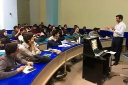 اعتراض دانشجویان نسبت به افزایش بی‌رویه شهریه‌ها

