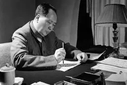 چند نکته درباره مائو که نمی‌دانستیم + پیژامه و دهانی با بوی سیر 