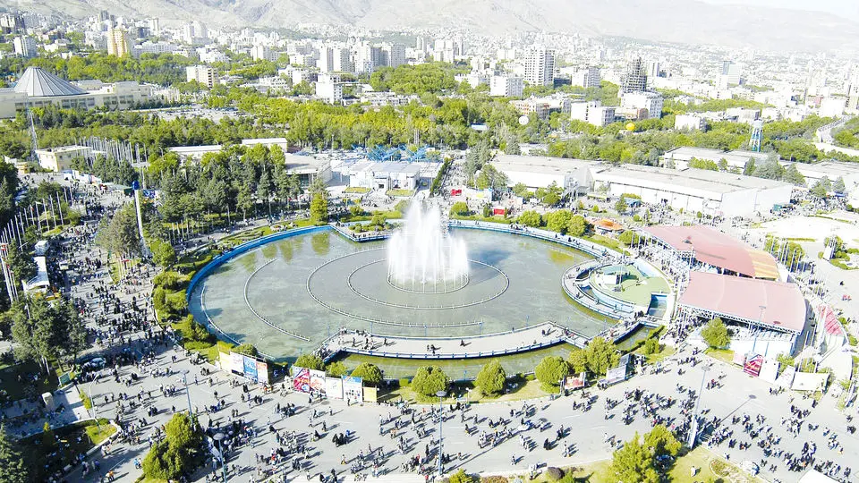 «آبادگران» در ویرانی