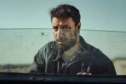 جواد عزتی کارگر بداقبال سریال وحشی 