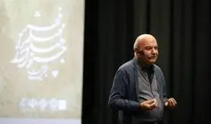 هنرمند از کوچک‌ترین جزئیات روایت بزرگ می‌سازد

