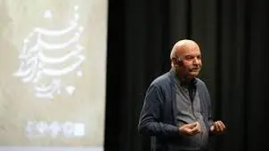 هنرمند از کوچک‌ترین جزئیات روایت بزرگ می‌سازد

