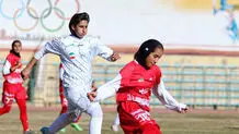 عکس | وضعیت عجیب یک بازیکن روی نیمکت تیم فوتبال زنان پرسپولیس