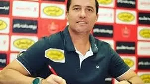 اوسمار برای دومین بار به عنوان سرمربی با پرسپولیس قرارداد بست