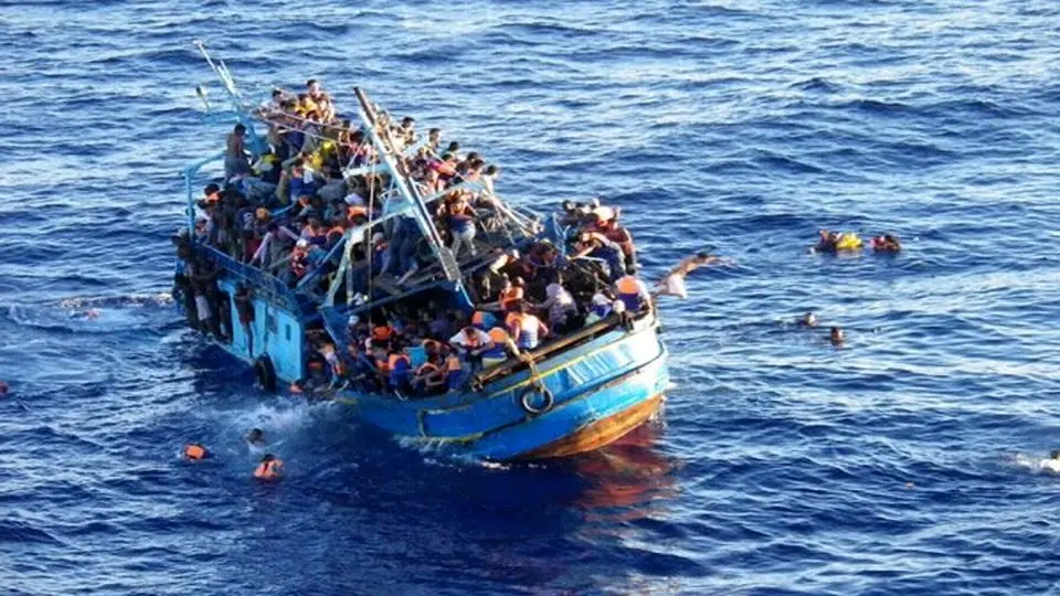 قایق مهاجران در آب‌های تونس غرق شد