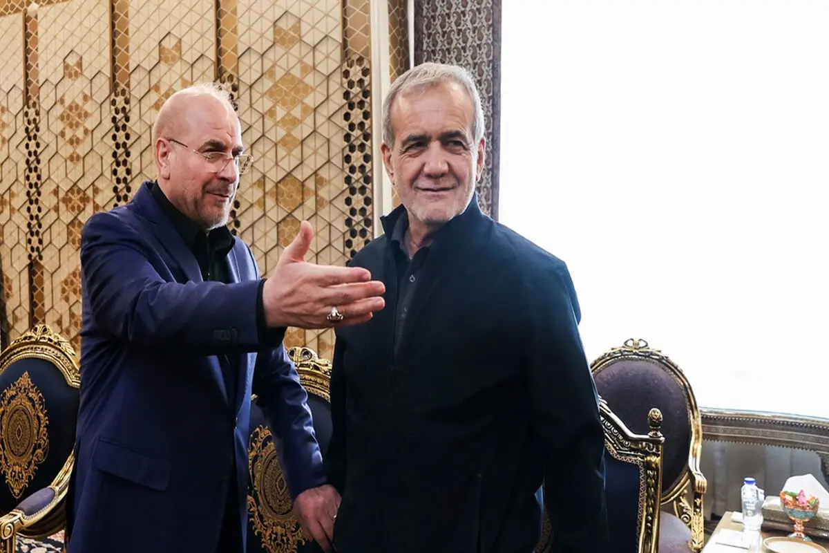 احترام پزشکیان و قالیباف به یکدیگر بعد از تقدیم لایحه بودجه + عکس