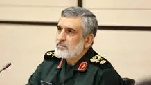 تصویر دیده نشده از شهید حاجی‌زاده در کنار رهبر شهید