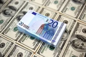 قیمت دلار و یورو در مرکز مبادله ایران امروز دوشنبه ۳ شهریور ۱۴۰۴