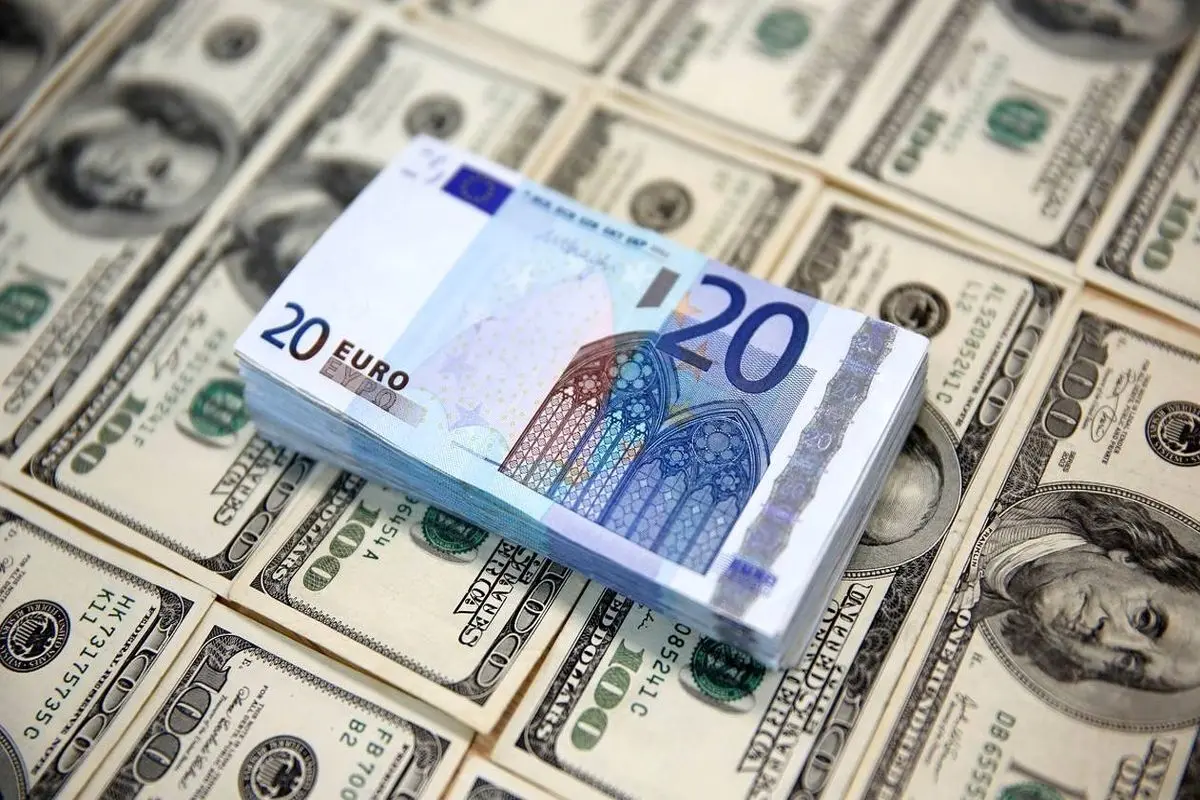قیمت دلار و یورو در مرکز مبادله ایران امروز دوشنبه ۳ شهریور ۱۴۰۴ 