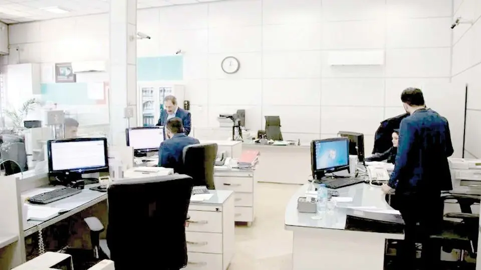 استخدام زیر فشار