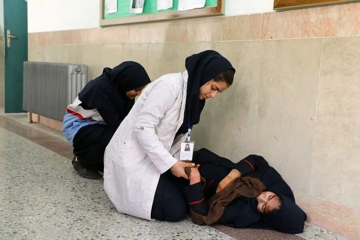 سقوط دانش‌آموز تبریزی از طبقه چهارم مدرسه

