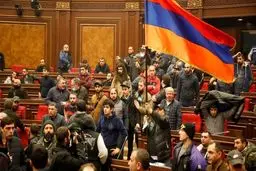 نمایندگان پارلمان ارمنستان باهم درگیر شدند 
