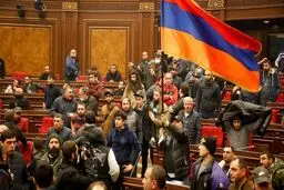 نمایندگان پارلمان ارمنستان باهم درگیر شدند 