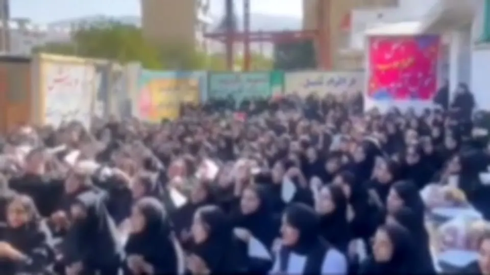 جشن بازگشایی مدرسه یاسوج مسئله ساز شد  
