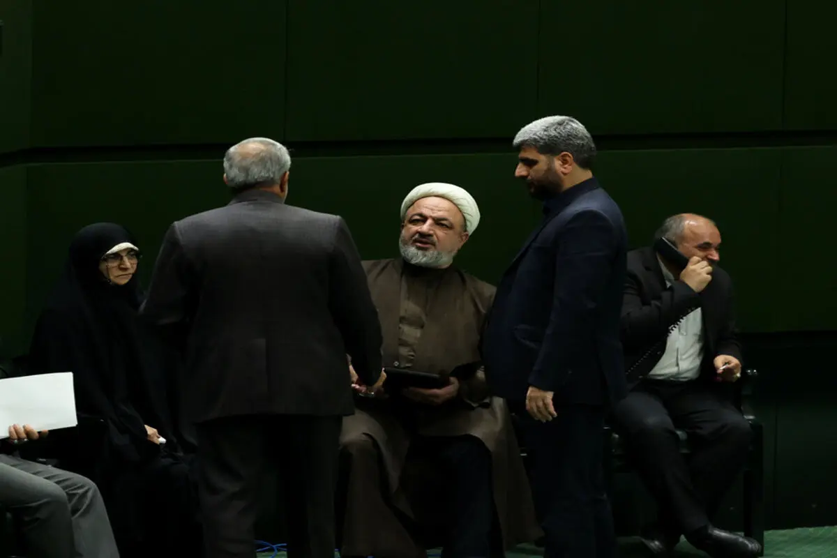 لیست ۱۶ نفره نمایندگان مجلس مخالف توافق که رسایی منتشر کرد / این ۲ نماینده تکذیب کردند 