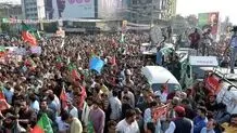 در حمله به کاروان عمران خان، یک نفر کشته شد
