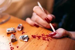 هشدار اتحادیه اروپا درباره مصرف لاک ژل