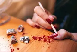 هشدار اتحادیه اروپا درباره مصرف لاک ژل