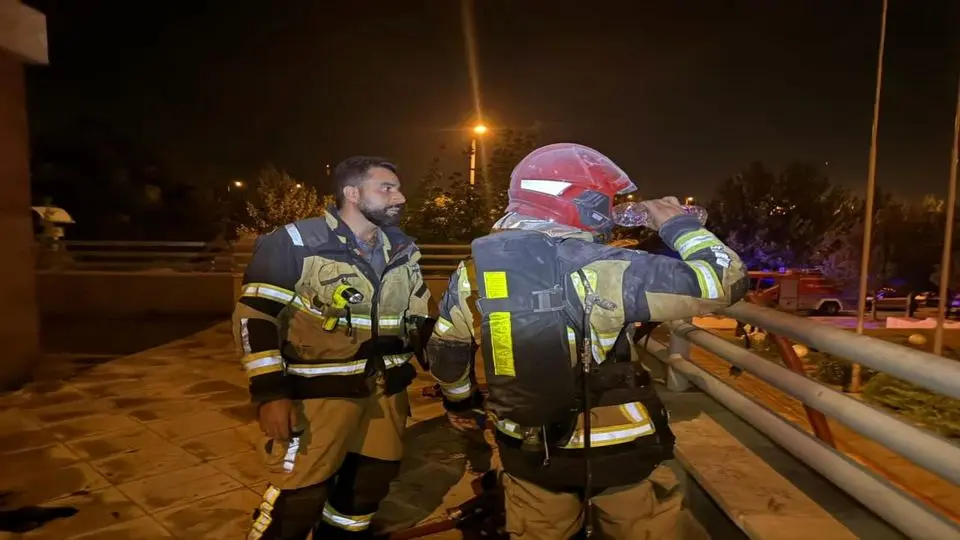 آتشسوزی در خوابگاه دخترانه دانشگاه آزاد قزوین+ مهار فوری حریق، بدون تلفات جانی (+عکس)