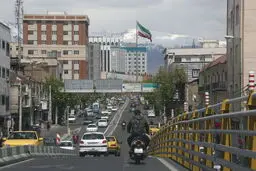 پل چوبی «بتنی» می‌شود