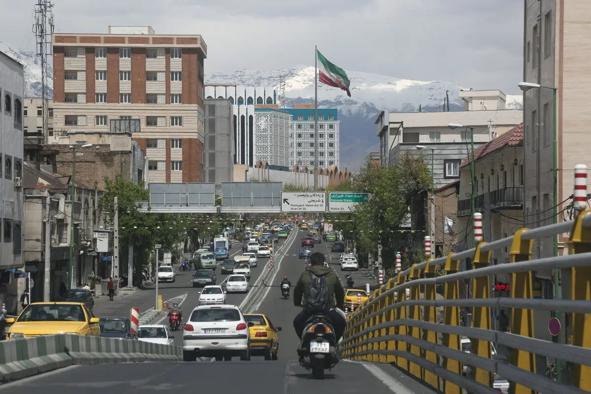 پل چوبی «بتنی» می‌شود