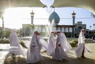 جشن روزه‌اولی‌ها در حرم شاه‌چراغ شیراز