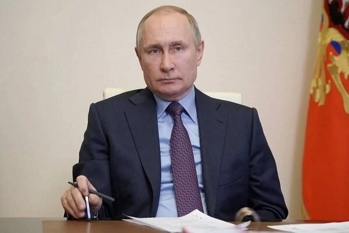 Putin signs decree on Russia’s new tit-for-tat sanctions