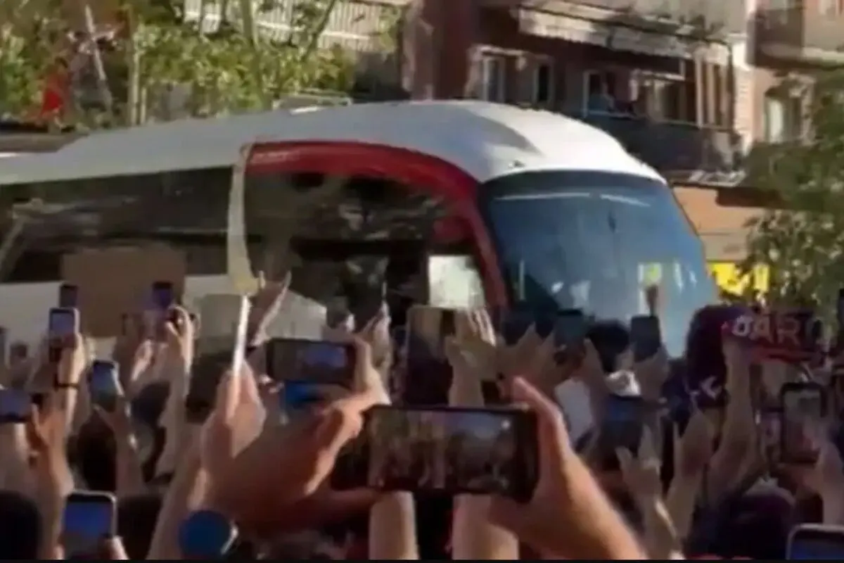 حمله بارسایی ها به اتوبوس رئال مادرید