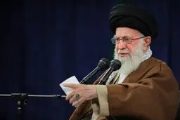 قائد الثورة: على الدول الإسلامیة أن تقطع الشرایین الحیویة للکیان الصهیونی