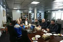 روایت نزدیک از واقعیت‌های تولید