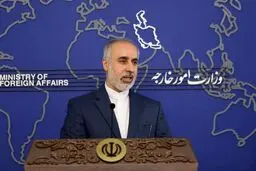 وزارت خارجه: حضور ناوگان نظامی آمریکا در منطقه را ارزیابی می‌کنیم

