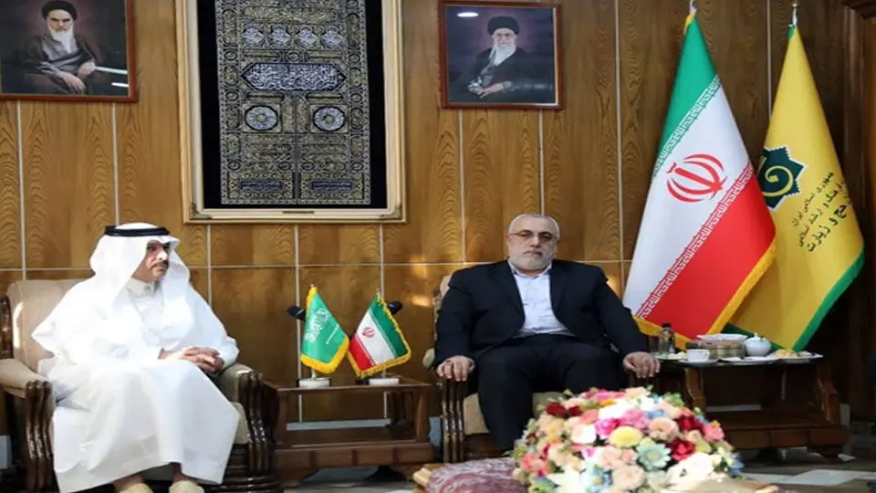 رئیس منظمة الحج والزیارة الإیرانیة یلتقی السفیر السعودی فی طهران