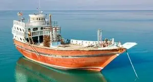 توقیف سه لنج صیادی غیرمجاز در آب‌های جاسک و دستگیری ۱۱ متهم
