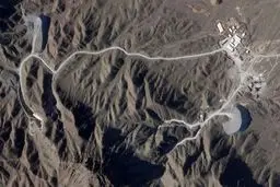 تاسیسات هسته‌ای در حال احداث ایران در دل رشته کوه‌های زاگرس در چنان عمقی واقع شده که بعید است پیشرفته‌ترین بمب‌های آمریکایی نیز بتوانند به آن آسیب بزنند

