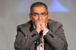 زیباکلام چطور در سمینار قطر شرکت کرد؟  