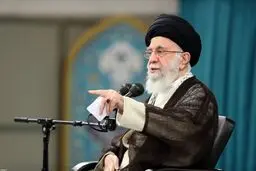سپاه جلوی تکرار کودتای ۲۸ مرداد را گرفت/ کار خوب یا خطای مُعمّمین و سپاهیان آثار بیرونی مضاعفی دارد/ نمی‌گوییم انتقاد نباشد اما بیان انتقاد همراه با اعتماد به مسئولان باشد