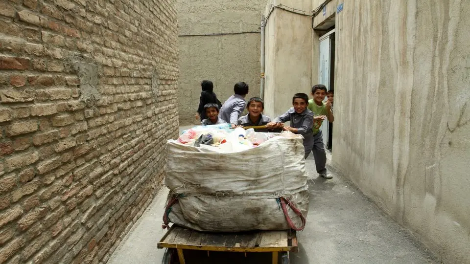 زندگی ۷۳ درصد کودکان کار با والدین