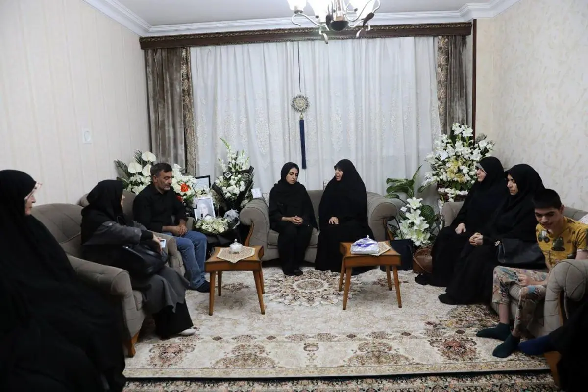 فراکسیون زنان مجلس به دیدن خانواده الهه حسین نژاد رفتند 
