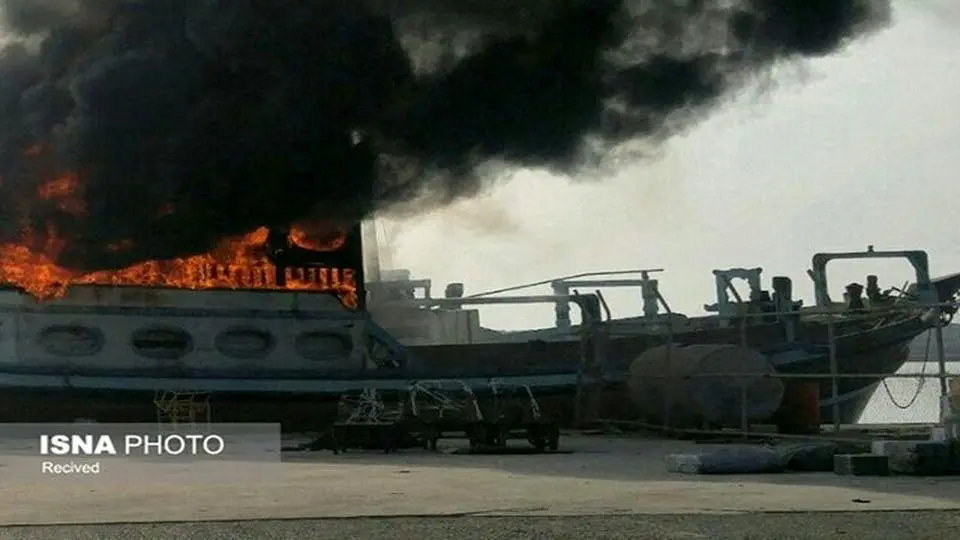 ۱۳ لنج در آتشسوزی در اسکله سیریک آسیب دیدند
