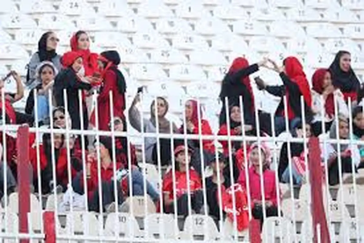هوادار زن خیبر و پرسپولیس در کنار هم + ویدئو